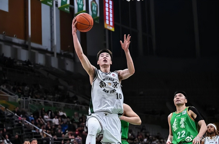 广东宏远新星陈家政遭杜锋弃用 青年才俊边缘化