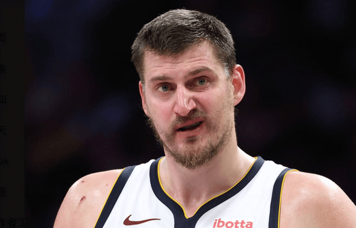 约基奇创历史纪录：生涯17次20+15+15打破40年纪