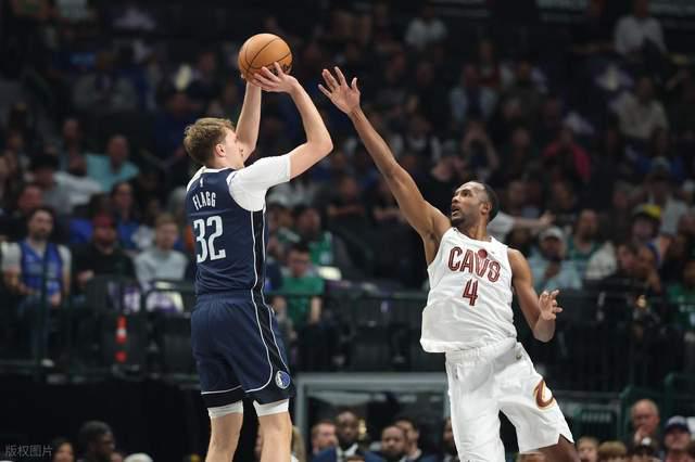 莫布里爆发率队首节狂轰25分 骑士半场领先17分