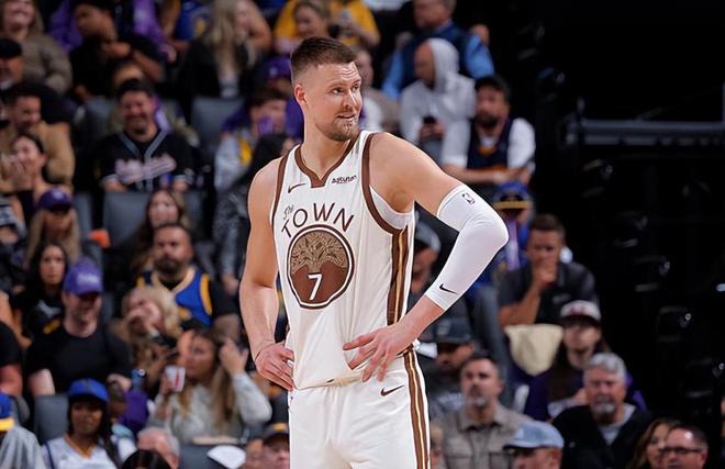 勇士逆转快船晋级季后赛 波尔津吉斯关键表现助