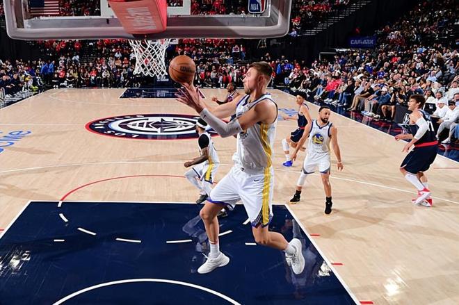 勇士逆转快船晋级季后赛 波尔津吉斯关键表现助